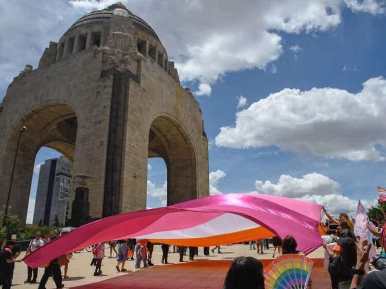 Marcha Lencha 2026. AMEXI Foto X Comisión de Derechos Humanos de la CDMX