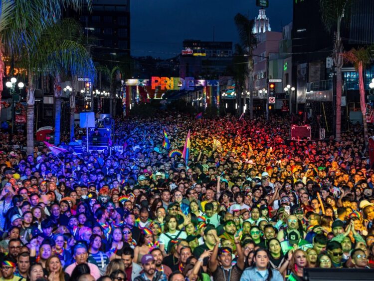 Más de 10 mil personas asistieron a la Marcha del Orgullo Tijuana