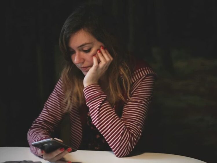 Aplicaciones ocultas y procesos en segundo plano: ¿qué se está ejecutando en secreto en tu teléfono?