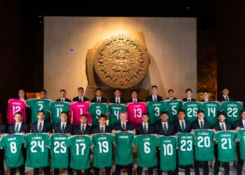 Conoce 10 datos sorprendentes de la Piedra del Sol, el histórico monolito donde posó la Selección Mexicana. | AMEXI/FOTO: cultura.gob.mx