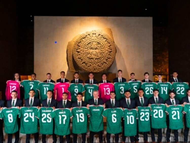 Conoce 10 datos sorprendentes de la Piedra del Sol, el histórico monolito donde posó la Selección Mexicana. | AMEXI/FOTO: cultura.gob.mx