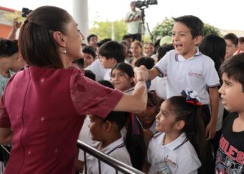 Sheinbaum afirma que siempre estará al pendiente de los niños de México