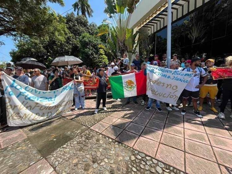 Unos 65 mil extranjeros permanecen varados en Chiapas por retrasos de la Comar