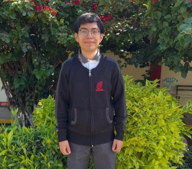 Ángel David Jiménez, estudiante zapoteco, gana beca completa por proyecto de IA