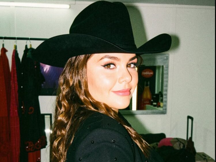 La cantante sonorense Yuridia protagonizó una noche histórica en Morelos al congregar a más de 25 mil asistentes en el Estadio Agustín Coruco Díaz, | AMEXI/FOTO: IG @yuridiaflowers