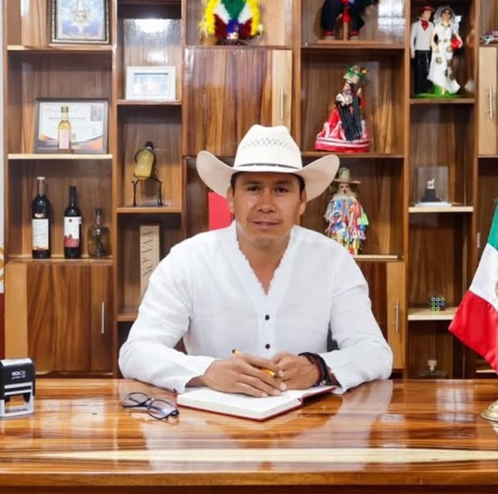 El alcalde de Miahuatlán de Porfirio Díaz, Oaxaca, César Figueroa resultó herido debido a un atentado por sujetos desconocidos.