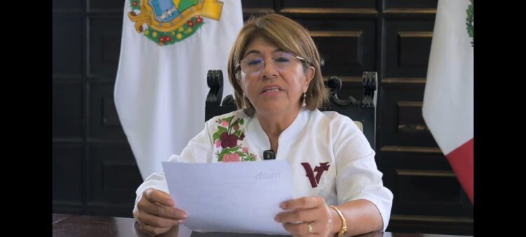 La alcaldesa de Veracruz, Rosa María Hernández Espejo advierte que no tiene miedo de las amenazas de la concesionaria del sistema de agua