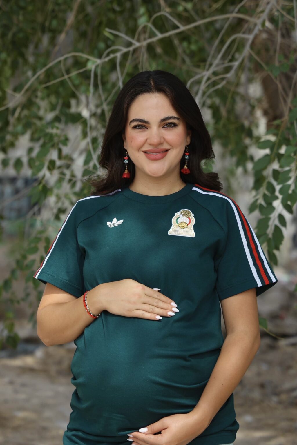 Del lado de Morena, la senadora Andrea Chávez publicó una fotografía luciendo la camiseta del Tri