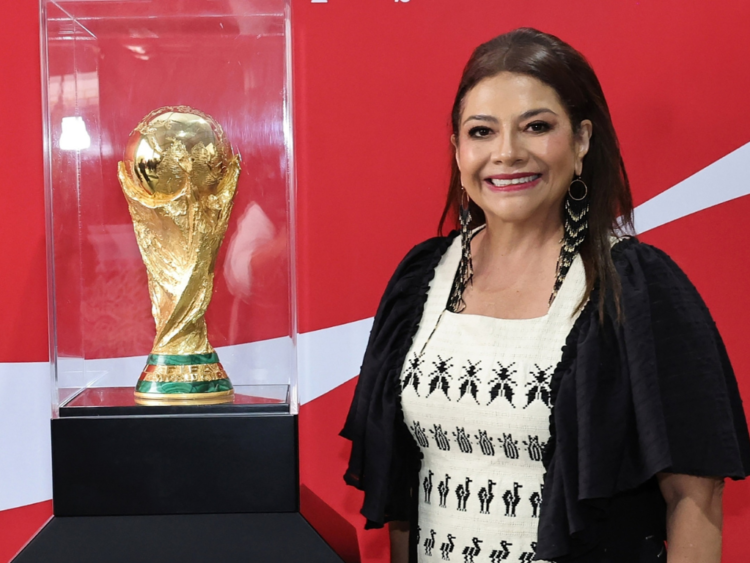 Brugada encabezó la ceremonia de bienvenida al Trofeo Original de la Copa Mundial Cierra gira internacional en la Utopía Mixiuhca.