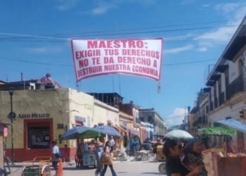 En Oaxaca los comerciantes de negocios establecidos en el Zócalo exigen a los maestros de la CNTE que retiren el paro indefinido