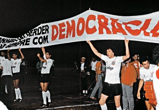 El movimiento se denominó Democracia Corinthiana y convirtió al club paulista en un experimento político 