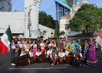 El gobierno de Nezahualcóyotl impulsa el folklore de México por diferentes países de Europa, con la presentación de jóvenes artistas de Neza.