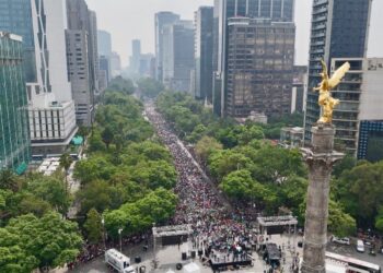 La Ciudad de México (CDMX) hace historia con La Ola más Grande del Mundo a cinco días del Mundial 2026, con bailes y gran entusiasmo