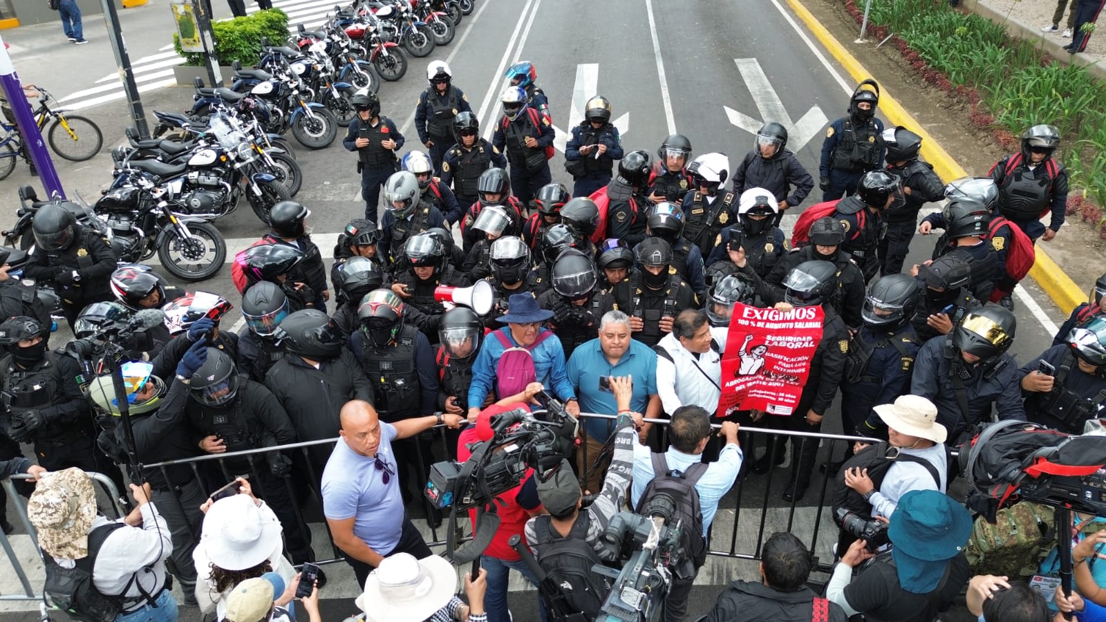 Impresionante despliegue de operativo policíaco por marchas de la CNTE.