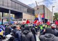 Cientos de policías encapsularon una manifestación de trabajadores del Gobierno de la Ciudad de México (GCDMX), que pretendían denunciar acoso laboral y sexual.
