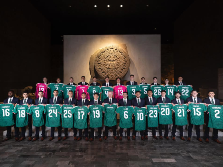 Celebridades externan su apoyo a la Selección Mexicana en su primer partido