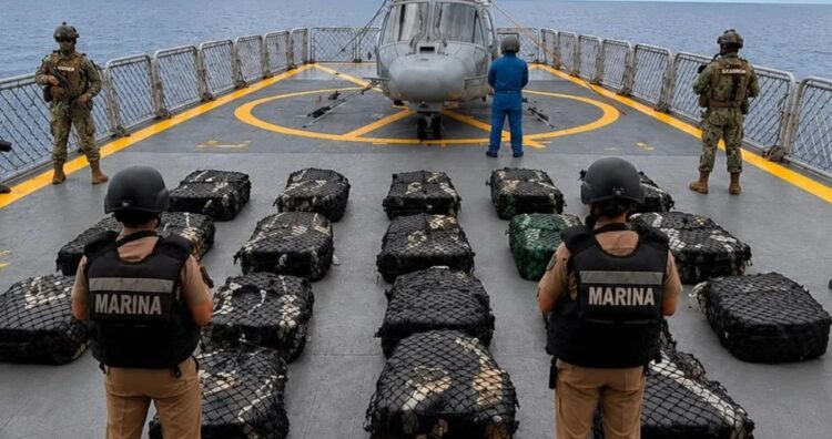 Semar decomisa 829 kg de cocaína frente a costas de Guerrero