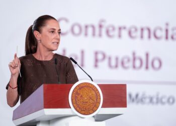Sheinbaum Pardo defendió la soberanía nacional frente a la injerencia de diplomáticos extranjeros, particularmente de Estados Unidos.