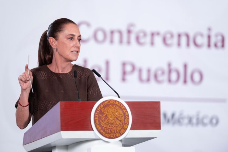 Sheinbaum Pardo defendió la soberanía nacional frente a la injerencia de diplomáticos extranjeros, particularmente de Estados Unidos.