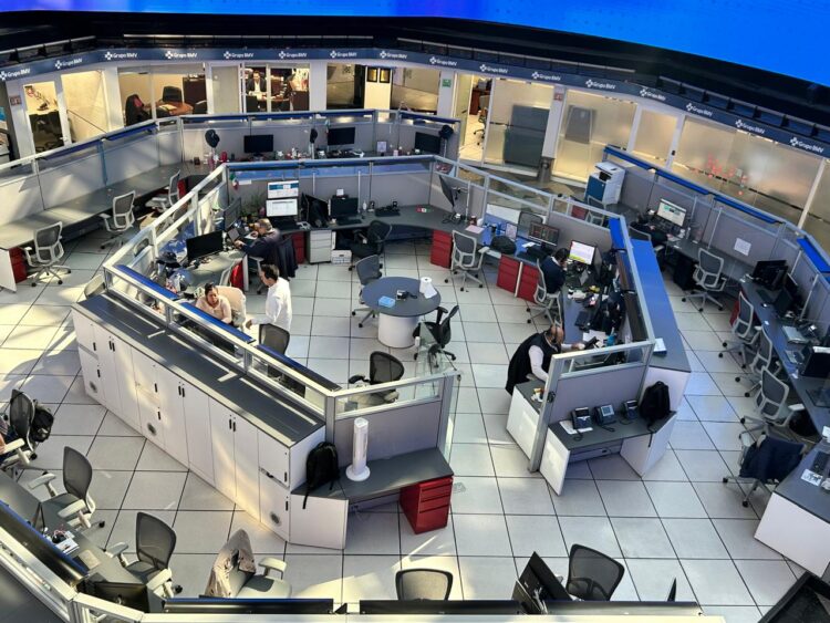 BMV renueva terminal SiBolsa con información en tiempo real