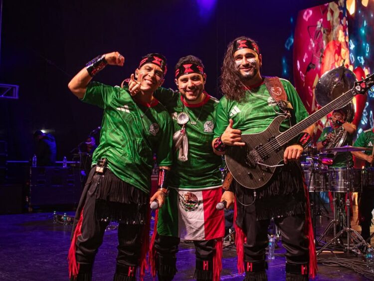 Banda Cuisillos acompañó los festejos por el triunfo de México ante Ecuador en Reforma. | AMEXI/FOTO: IG @cuisillosoficial