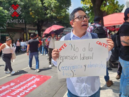 Maestros de la zona metropolinana exigen que detengan la represión laboral que sufren por parte de los directivos y personal de la SEP.