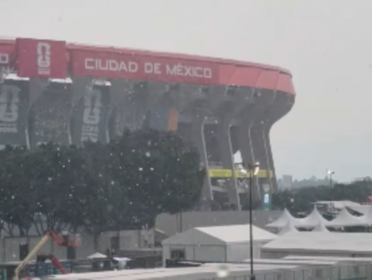 Activan protocolo por tormenta eléctrica en el Estadio Banorte, previo al partido de México