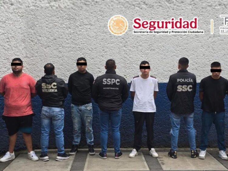 Detienen a cuatro presuntos integrantes de una célula delictiva