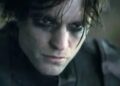 Robert Pattinson caracterizado como Batman durante la prueba de cámara de The Batman Part II, en el primer adelanto oficial difundido por el director Matt Reeves.
