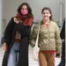 Suri Noelle, hija de Katie Holmes y Tom Cruise, durante un acto público; la joven habría adoptado legalmente el apellido de su madre como parte de una nueva etapa personal.
