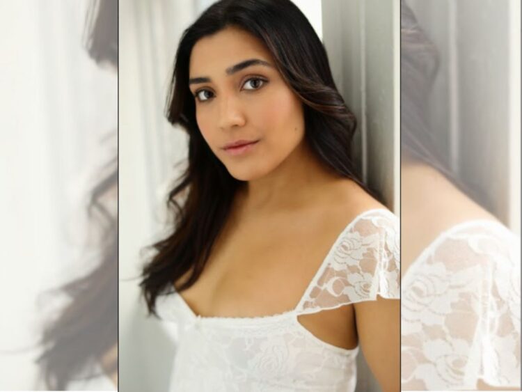 La actriz mexicana Paloma Michelle posa durante una sesión fotográfica previa al estreno de ¡Violencia! en el circuito Off-Broadway de Nueva York, donde protagonizará la obra escrita por la dramaturga Valeria Loera.