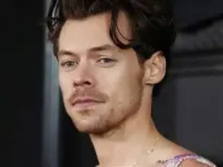 Harry Styles durante una presentación en vivo de su Together, Together Tour, gira con la que ofrecerá seis conciertos en el Estadio GNP Seguros de la Ciudad de México.