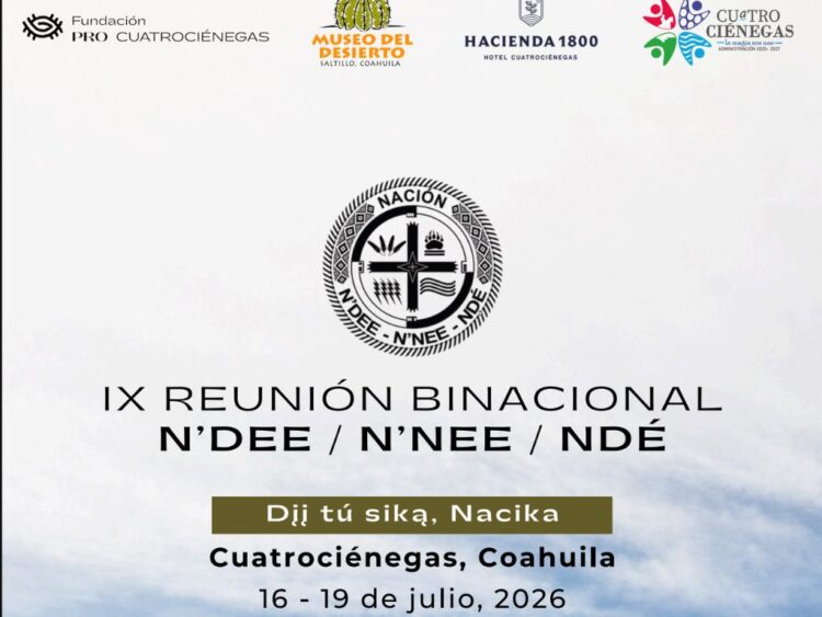 Integrantes de la Nación Ndé participan en una ceremonia tradicional durante la IX Reunión Binacional en Cuatrociénegas, Coahuila, para preservar su patrimonio cultural.