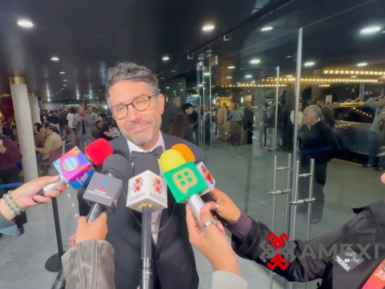 Benny Ibarra conversa con la prensa sobre la serie biográfica de Timbiriche, el legado del grupo y la posibilidad de un futuro reencuentro.