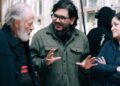 El director David Belmar durante el rodaje de Epílogo para un otoño en Valdivia, junto al equipo de producción y actores de la película.