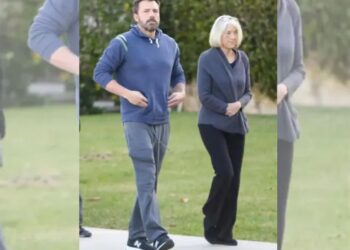Ben Affleck durante un evento público. El actor enfrenta la muerte de su madre, Chris Anne Affleck, y rinde homenaje a su legado solidario con una donación benéfica.