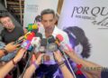Charly López durante un encuentro con la prensa, donde confirma el regreso de Garibaldi sin Paty Manterola y revela quiénes integrarán la nueva etapa del grupo.