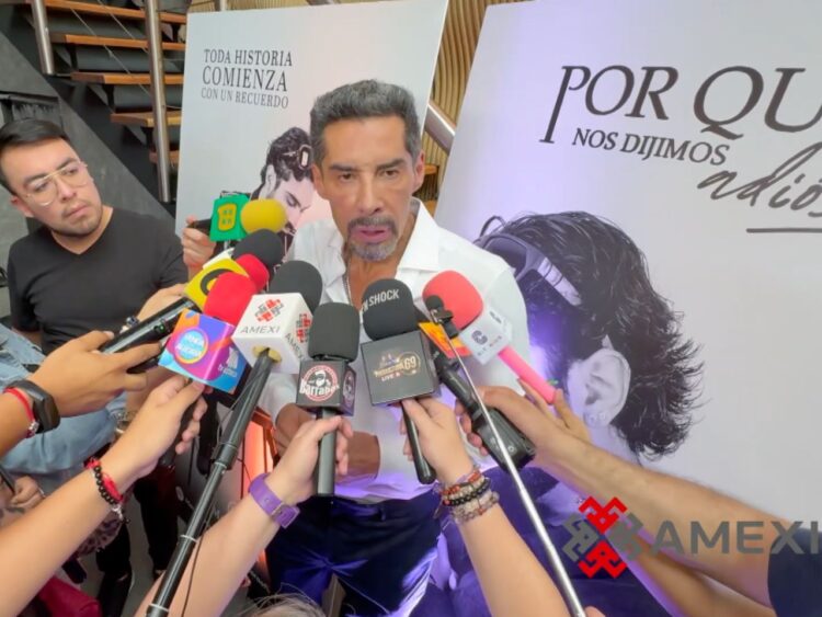 Charly López durante un encuentro con la prensa, donde confirma el regreso de Garibaldi sin Paty Manterola y revela quiénes integrarán la nueva etapa del grupo.