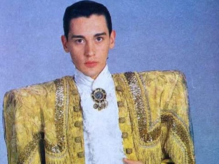 Manuel Arjona Velasco, "Manolo", durante su etapa como integrante de Locomía, agrupación que confirmó su fallecimiento y rindió homenaje a su trayectoria artística.