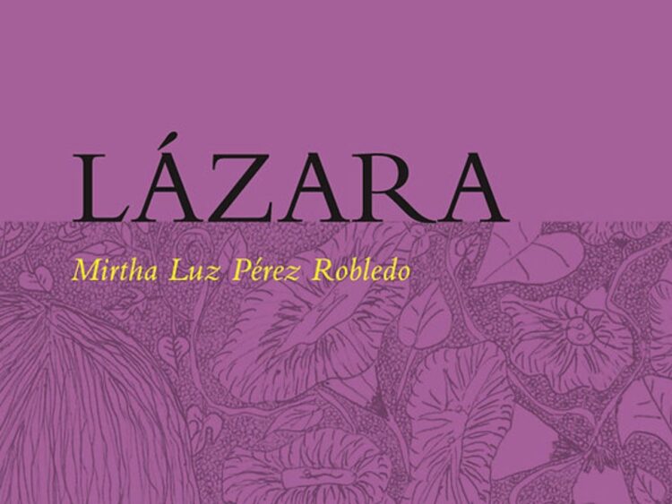 La escritora Mirtha Luz Pérez Robledo durante la presentación de su poemario Lázara, inspirado en la memoria de su hija Nadia Vera y en la exigencia de justicia por el multihomicidio de la colonia Narvarte.