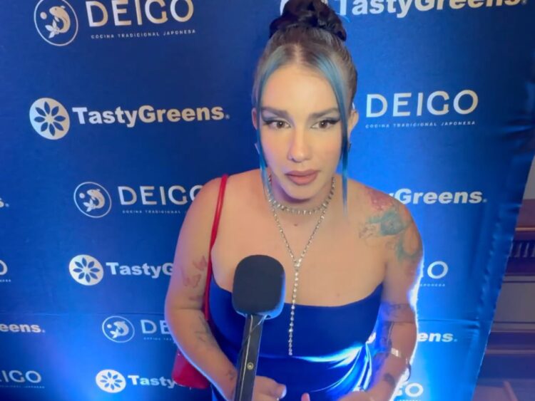 Beba Montes ofrece una entrevista a medios de comunicación, donde responde a las declaraciones de Gala Montes y habla sobre su proceso de terapia y sus proyectos profesionales.