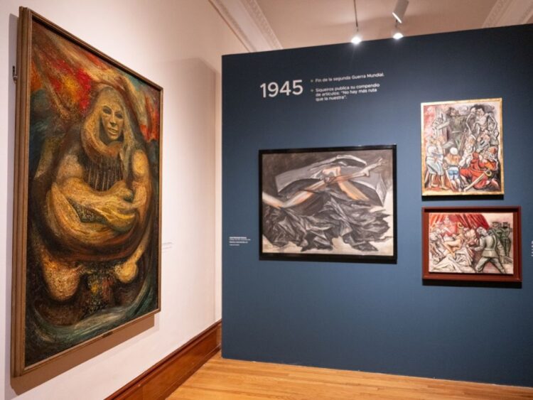 Visitantes recorren las renovadas salas de arte moderno del MUNAL, donde la exposición Arte y visualidad en el México moderno presenta obras emblemáticas del arte mexicano del siglo XX.