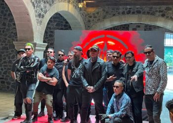Integrantes de las bandas participantes y organizadores de Ritual Siniestro II durante la conferencia de prensa previa al festival, que se realizará en el Centro Histórico de la Ciudad de México.
