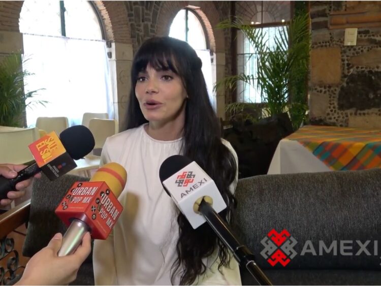 Livia Brito posa durante el arranque de grabaciones de la telenovela Infinito amor, producción que estrenará el 12 de octubre en Las Estrellas.