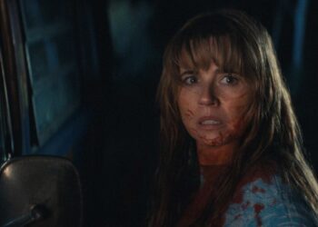 Linda Cardellini interpreta a Pam Voorhees en Crystal Lake, la serie precuela de Friday the13th producida por A24 para Universal+.