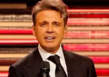 Luis Miguel durante una reciente aparición en México, coincidiendo con el ingreso de su éxito “Ahora Te Puedes Marchar” al Billions Club de Spotify.