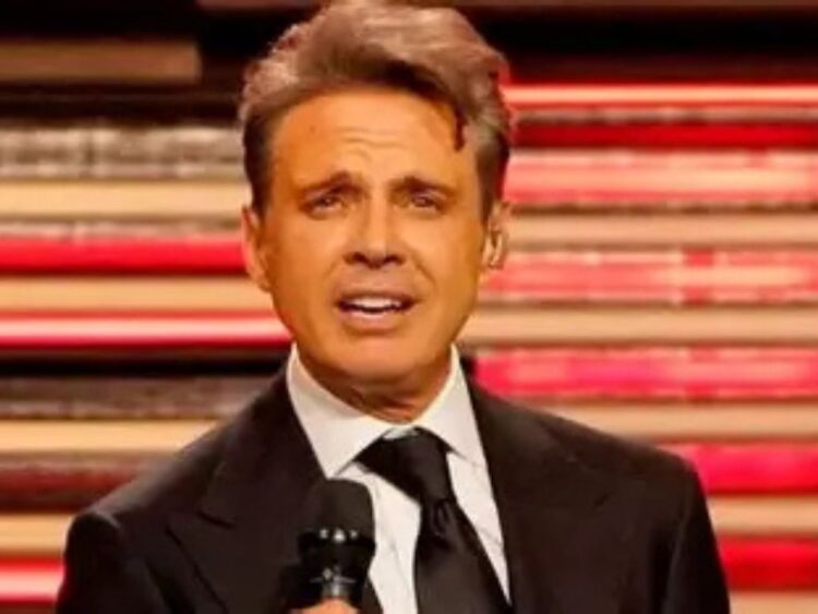 Luis Miguel durante una reciente aparición en México, coincidiendo con el ingreso de su éxito “Ahora Te Puedes Marchar” al Billions Club de Spotify.