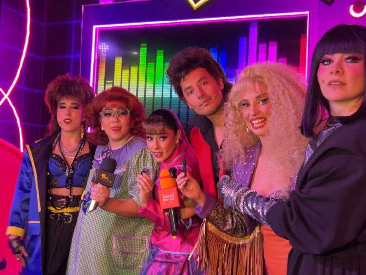 El elenco original de Mentiras, el Musical posa durante una conferencia de prensa para anunciar su regreso al Teatro Aldama y el próximo lanzamiento del disco oficial de la obra.