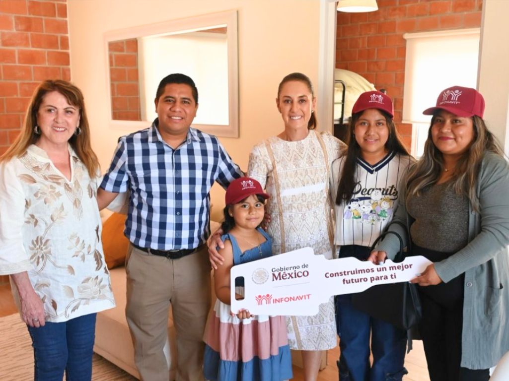 Entrega de viviendas en Morelos.