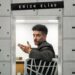 Erick Elías revela su visión sobre el éxito, la ambición y los límites personales al protagonizar “El método Grönholm”. | AMEXI/FOTO: IG @erickelias